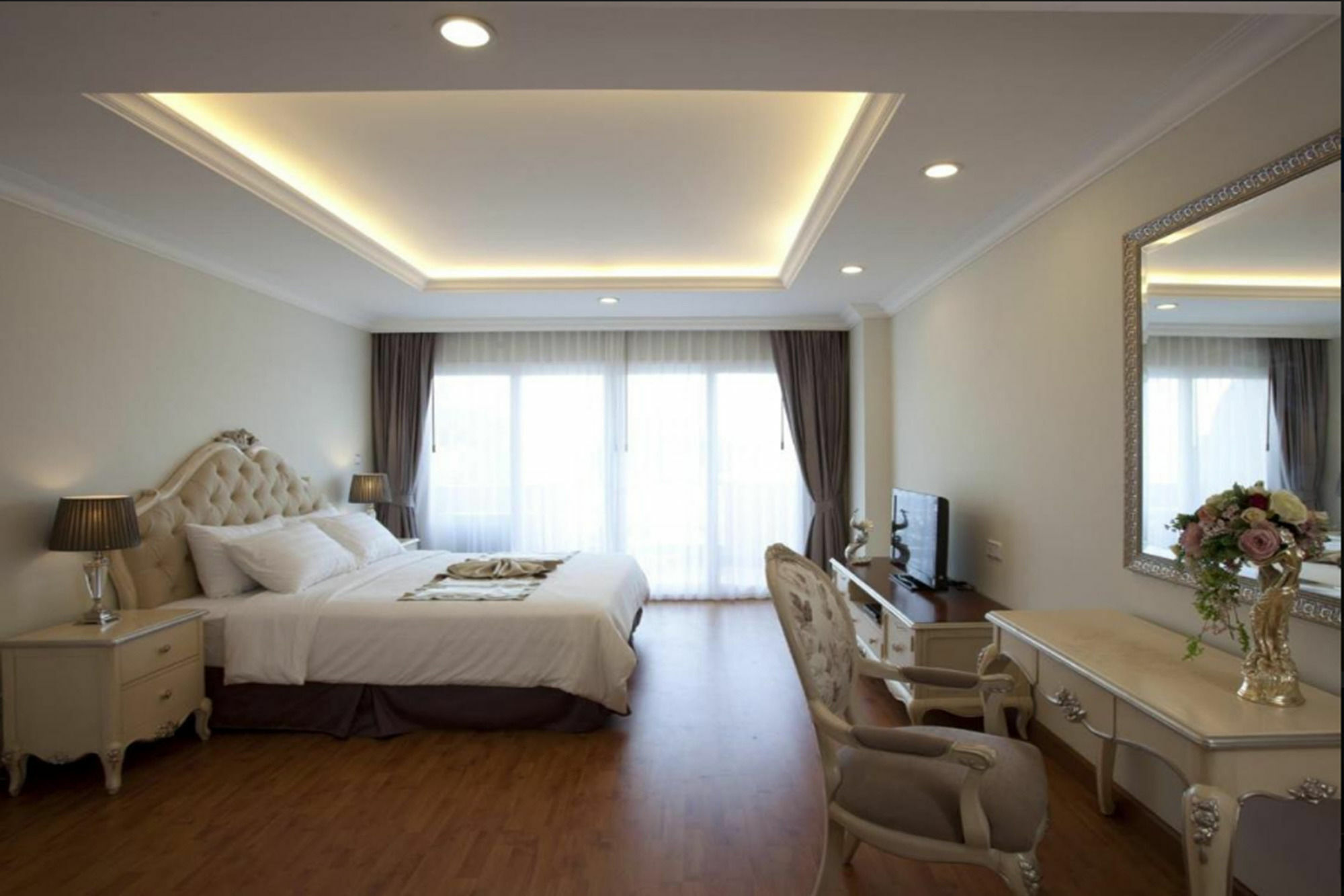 Lk Noble Suite Pattaya Exterior foto
