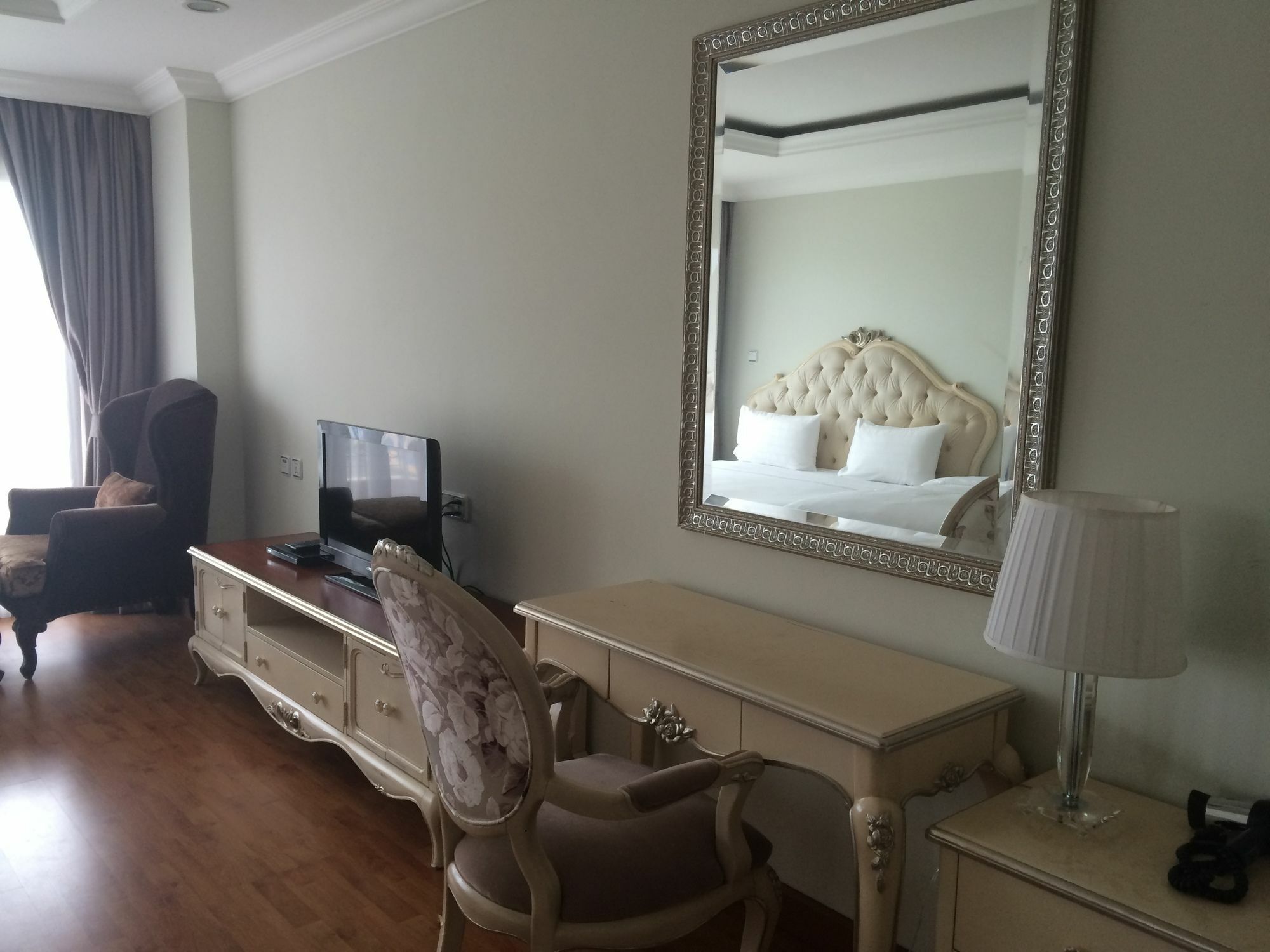 Lk Noble Suite Pattaya Exterior foto