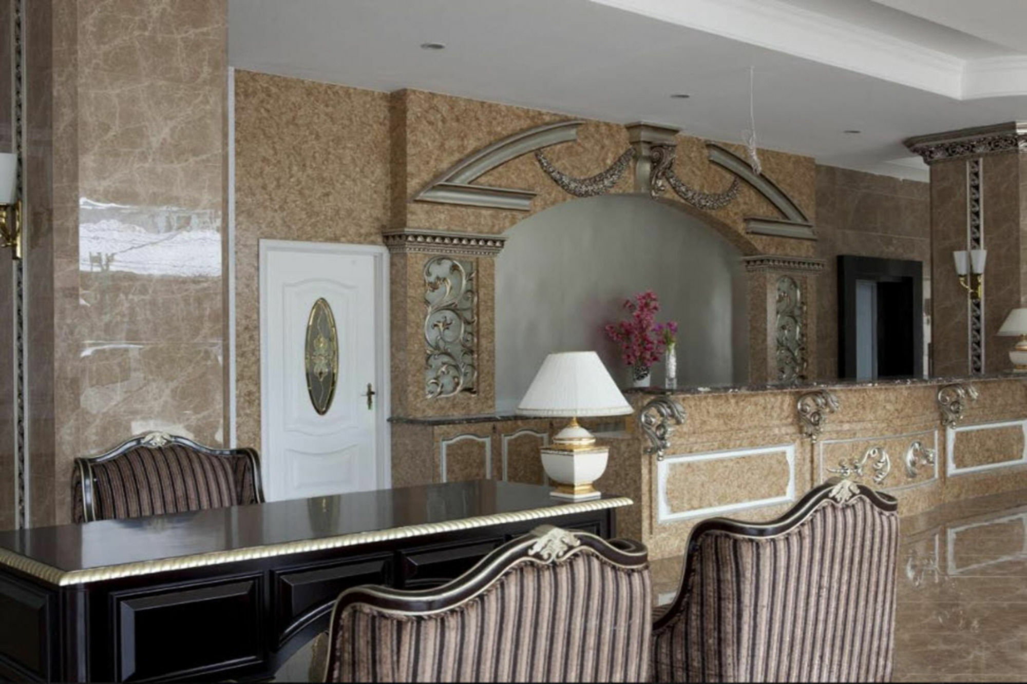 Lk Noble Suite Pattaya Exterior foto