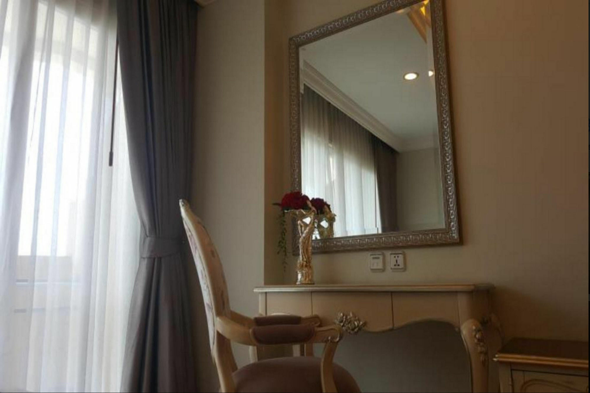 Lk Noble Suite Pattaya Exterior foto